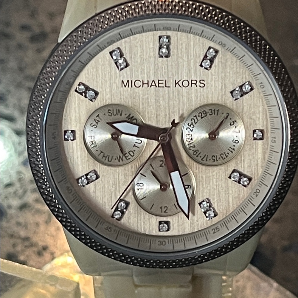 Michael Kors Beige Champagne Dial Crystal Accent Watch